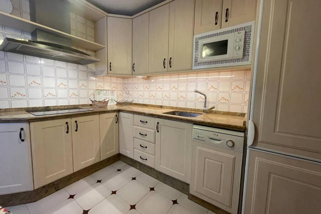 Gran Y Magnifico Apartamento En Малага Экстерьер фото