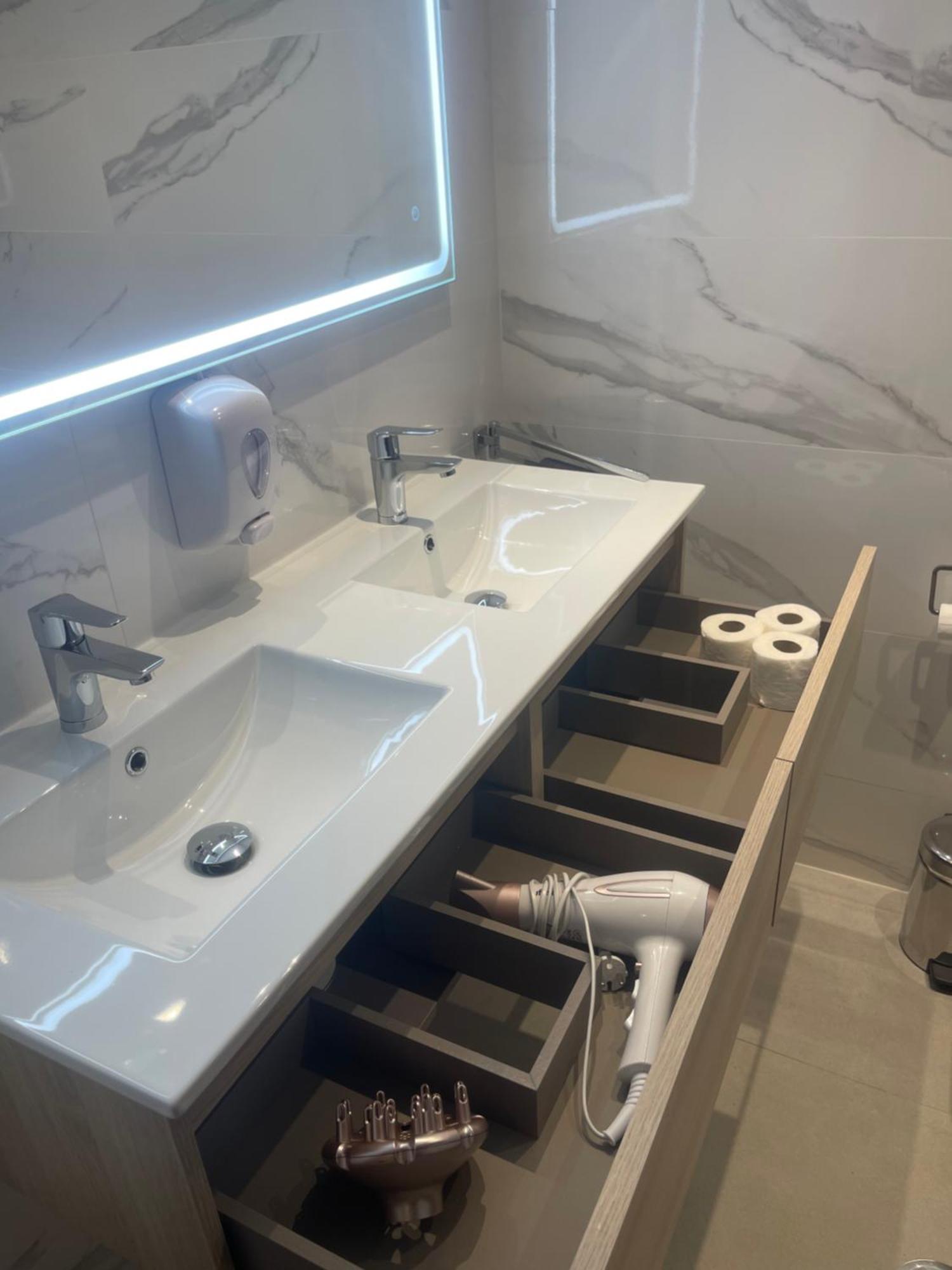 Gran Y Magnifico Apartamento En Малага Экстерьер фото